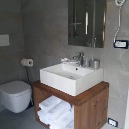 فندق مبيت وإفطار Al Castel 3*