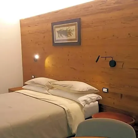 فندق مبيت وإفطار Al Castel 3*