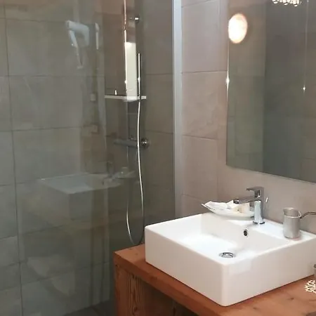 Al Castel Bed and Breakfast
