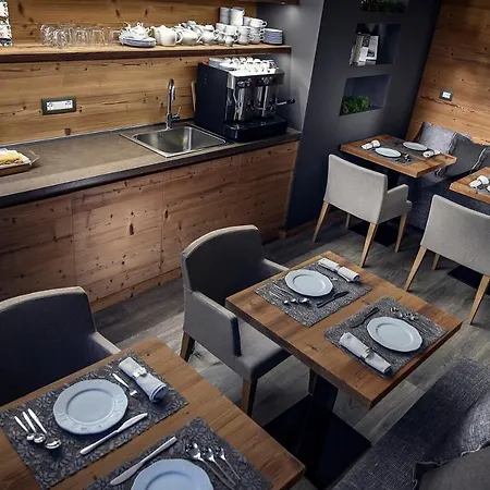 فندق مبيت وإفطار Al Castel